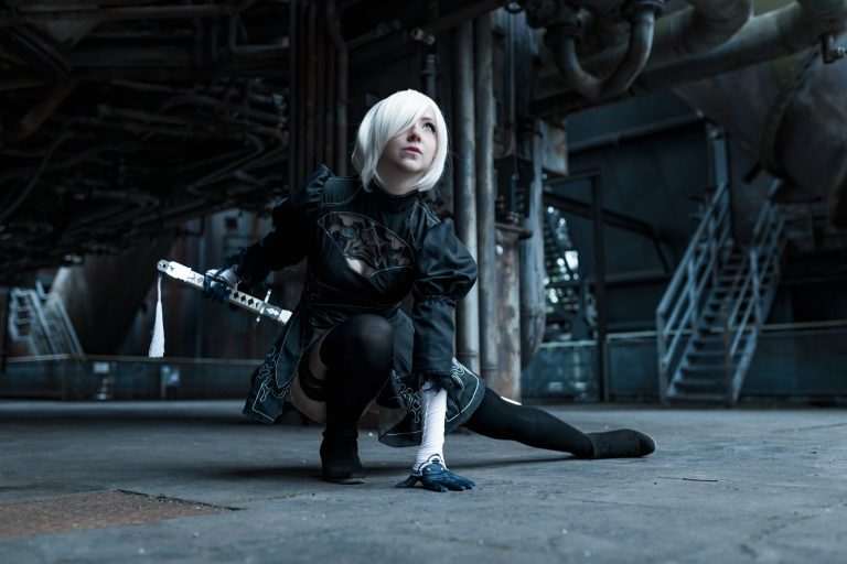 Cosplay Shooting 2B in Industrie-Location NRW